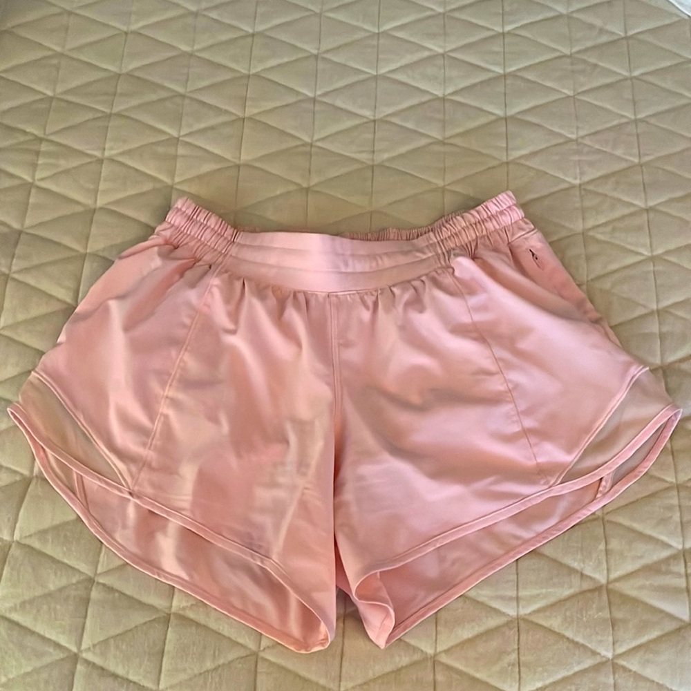 Lululemon hotty hot shorts 4 inch high rise